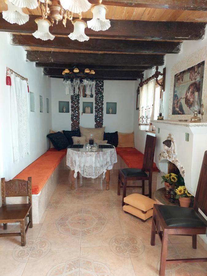 Lakena Traditional House Menetai Экстерьер фото